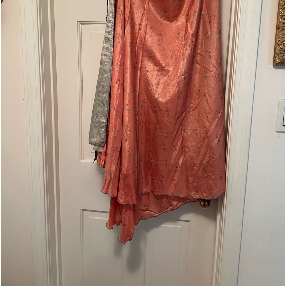 Silky skirt o e size fits most adjustable and reversible. Sari material